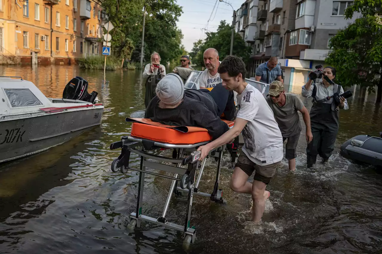 Nach Staudammsprengung – Schweizer Hilfsaktion in der Südukraine gestartet