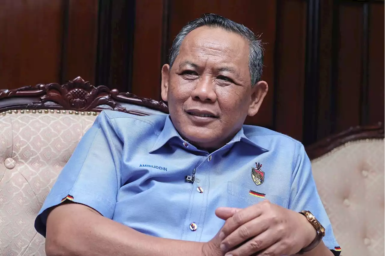 Aminuddin Harun is keeping calm and moving forward