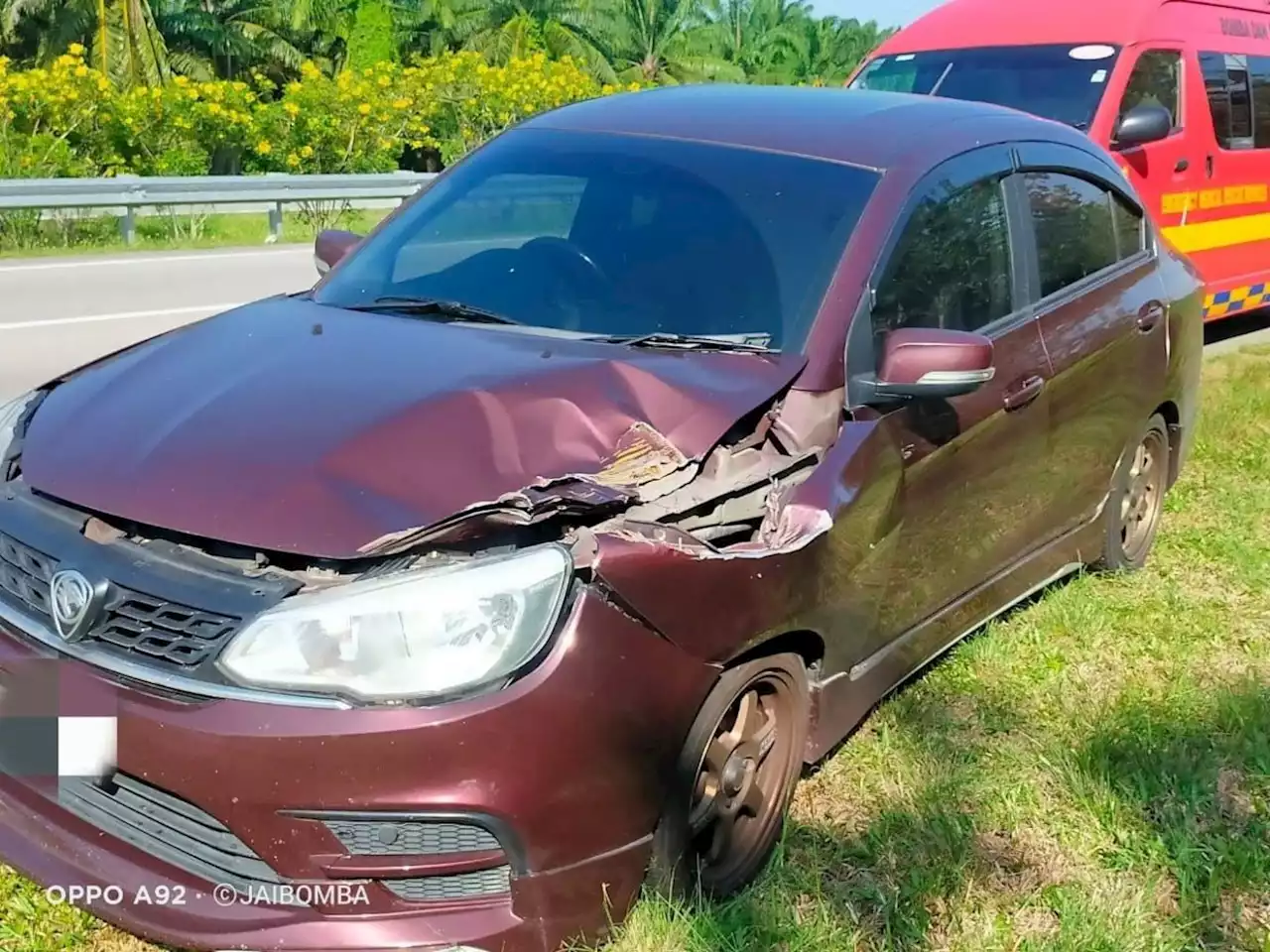 Man killed, wife injured in Tangkak car-lorry crash