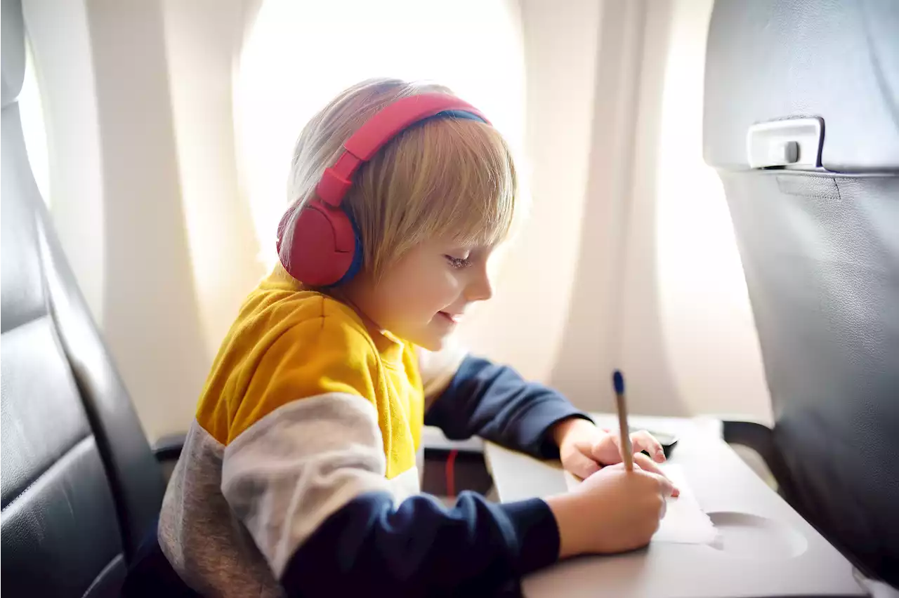 Mum reveals trick for keeping kids entertained on a flight - & it costs just £3