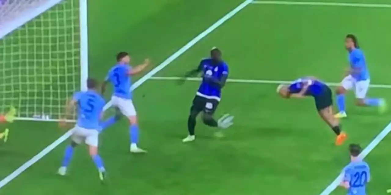 Lukaku, dall'autogol col Siviglia alla respinta su Dimarco in City-Inter