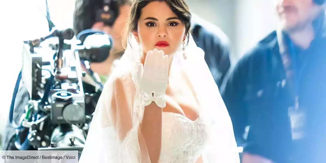 « Je suis juste un peu exigeante » : Selena Gomez plaisante sur son long célibat - Voici