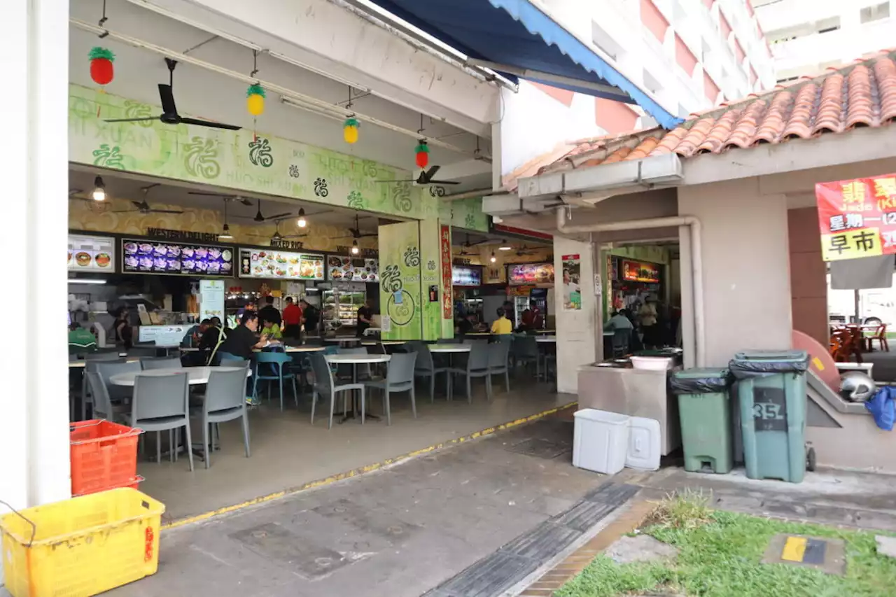 中泰小食 Zhong Tai: Hidden zi char stall with black pepper Hokkien mee & mermaid eggplant in Woodlands