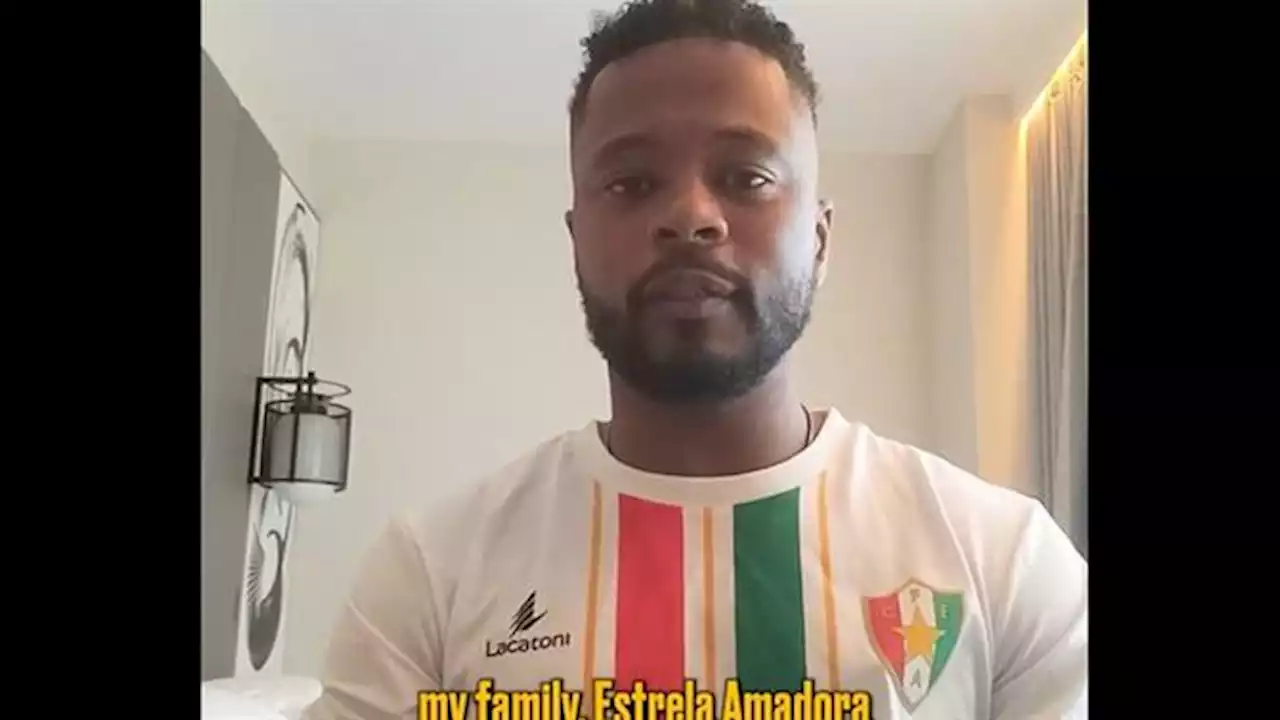 Evra vibra com regresso do Estrela à Liga e partilha festa no balneário (vídeo) (E. Amadora)