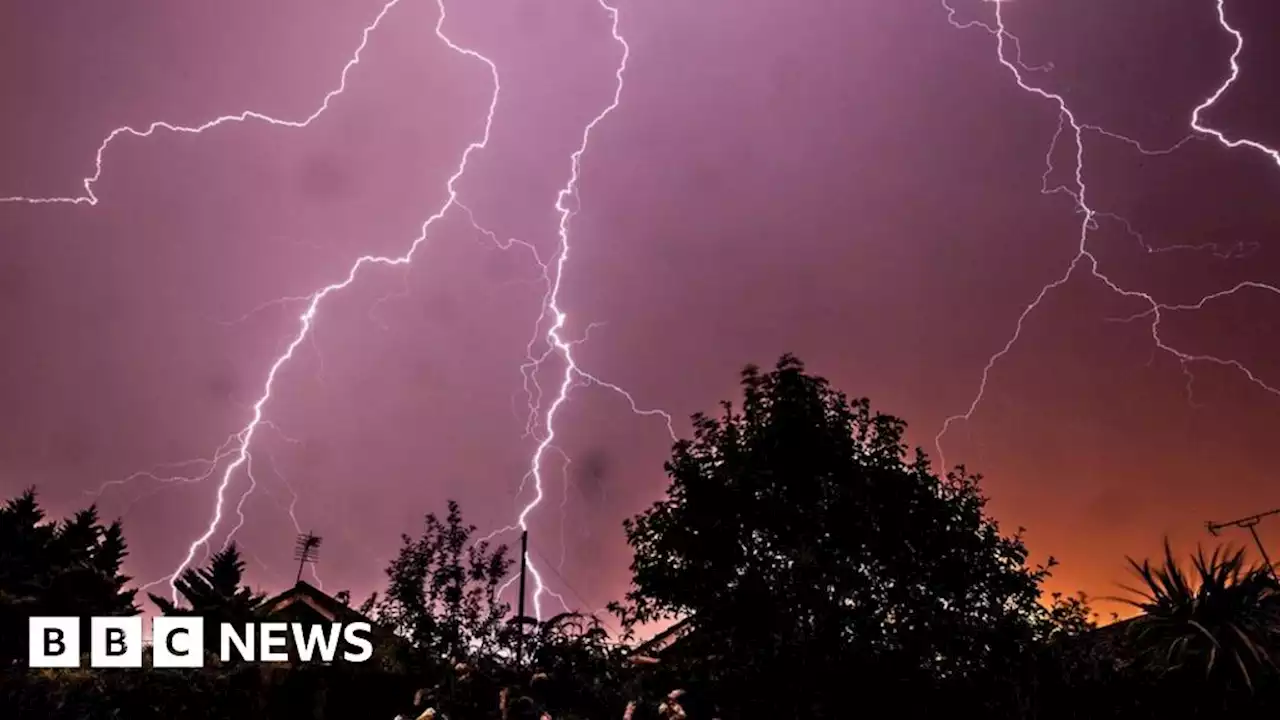 Amber warning issued for thunderstorms