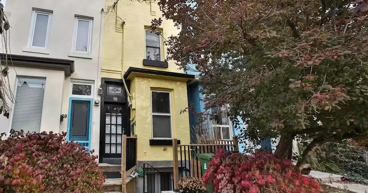 This 11-foot-wide Toronto house just sold for $300K over asking