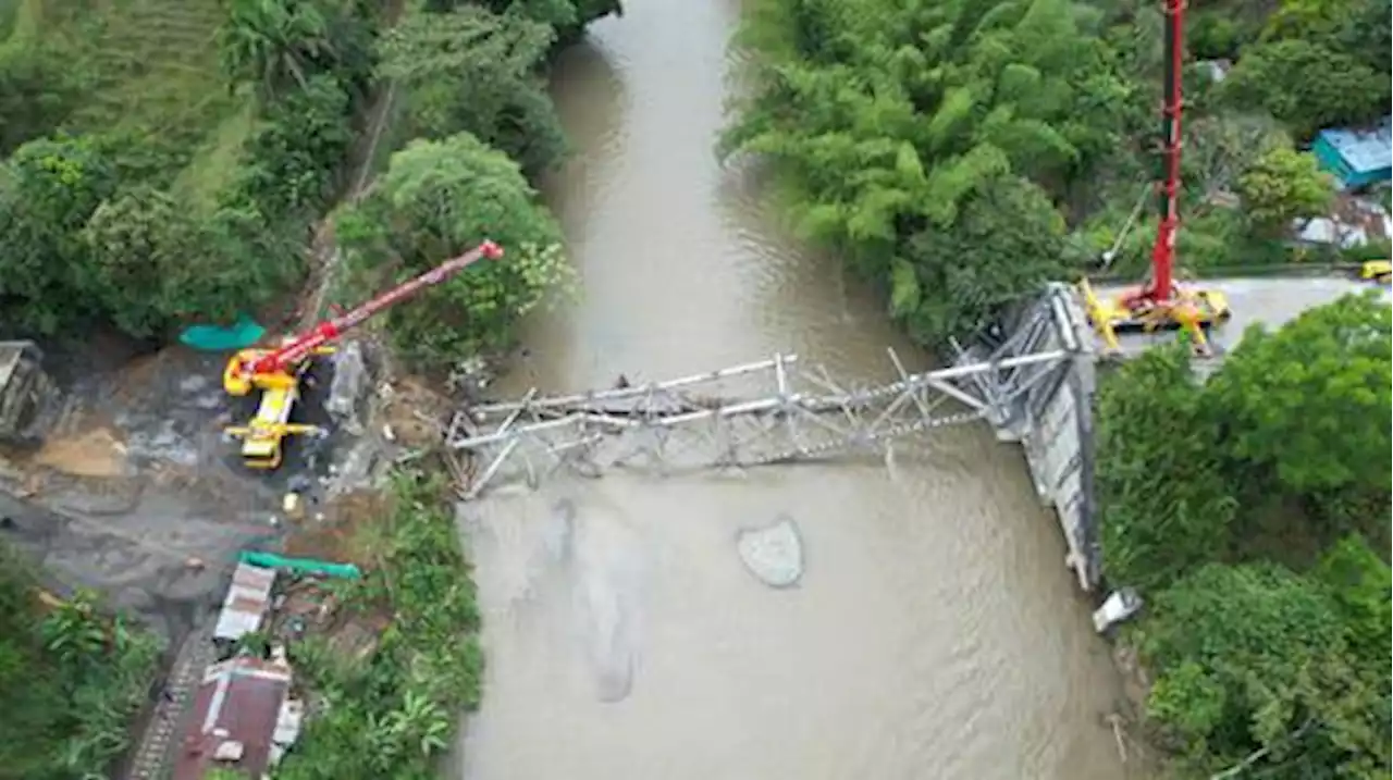 En 81% avanza desmonte del puente colapsado entre Quindío y Valle del Cauca