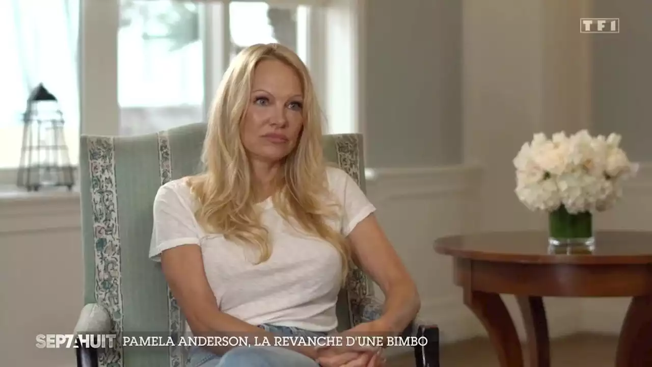 'Ça me hante encore' : Pamela Anderson se livre sur l’agression sexuelle qu’elle a subie par une femme - Closer