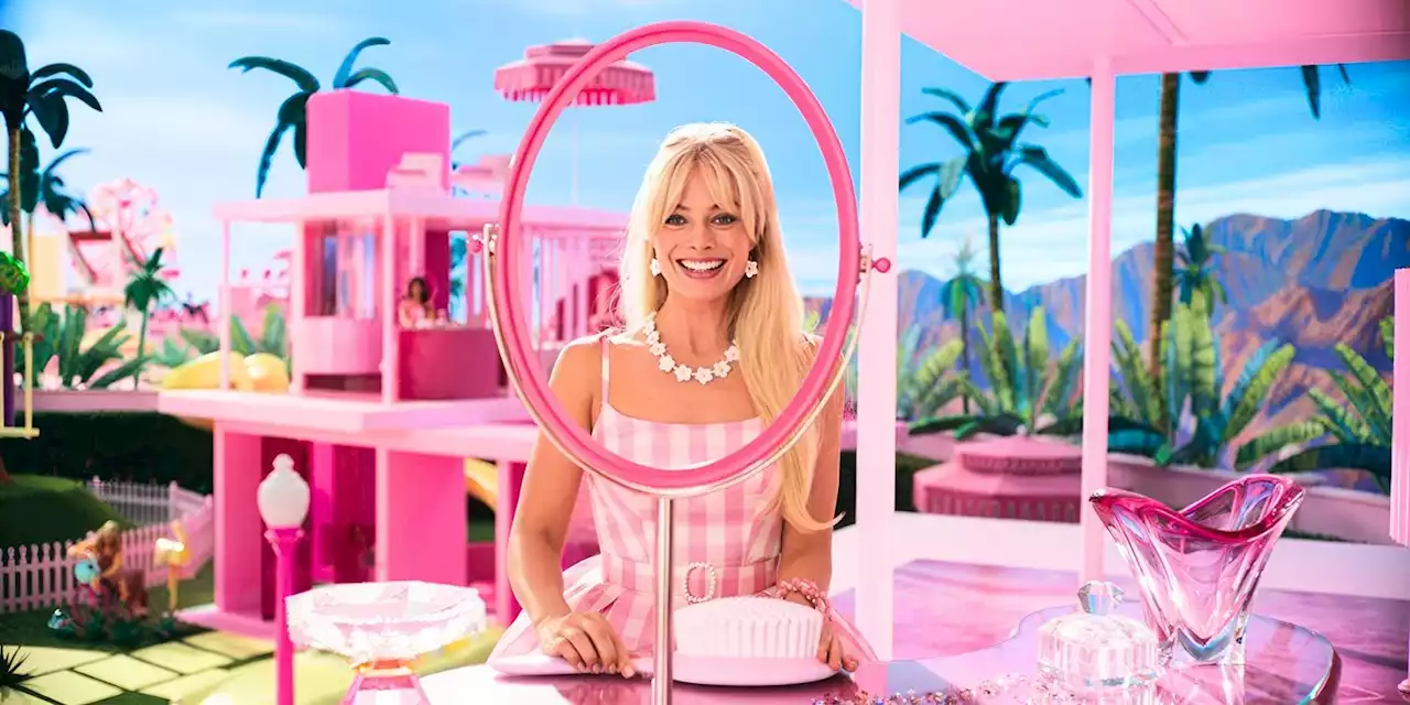 Margot Robbie and Ryan Gosling Are Living Their Best Lives in New 'Barbie' Images