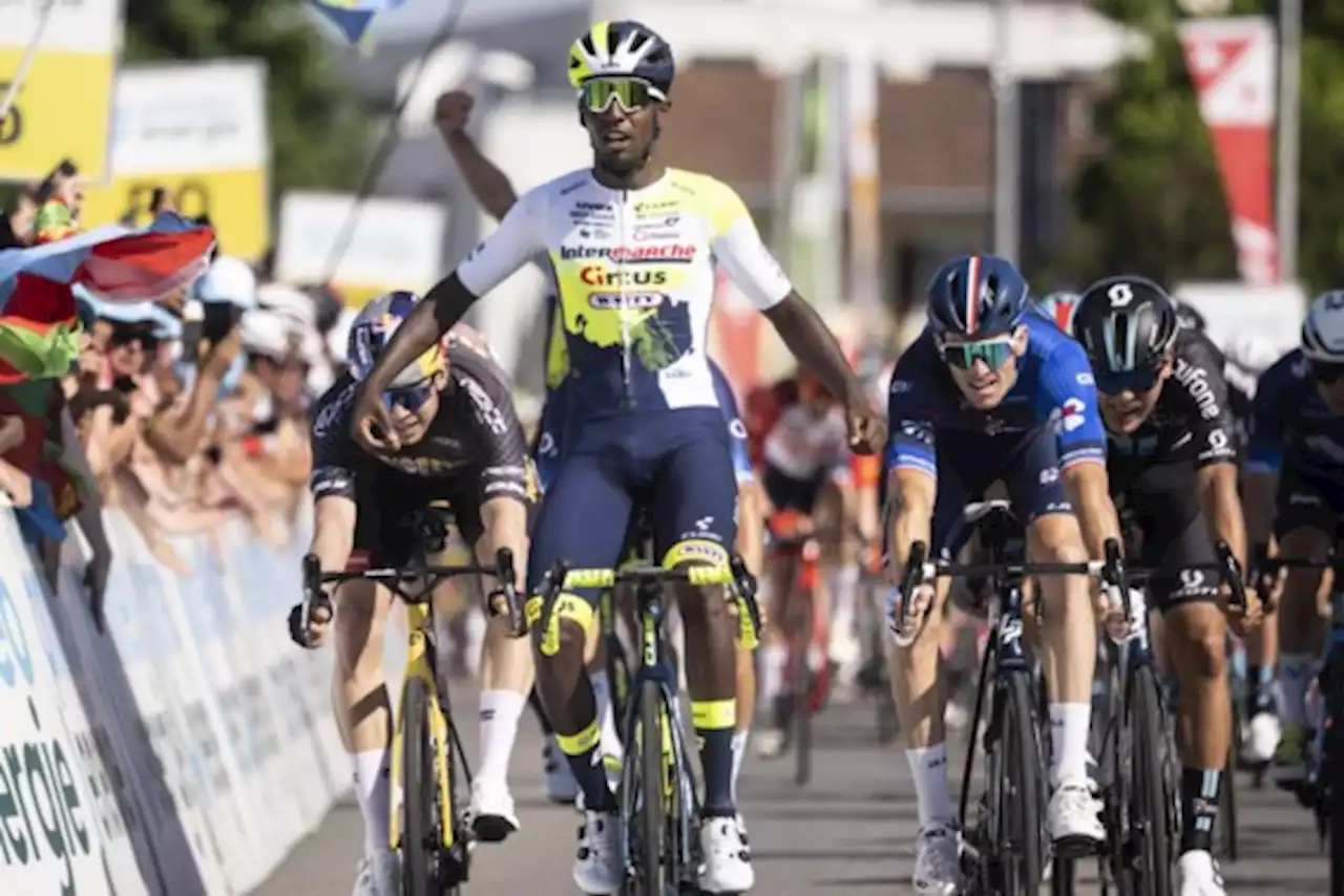 Van Aert valt te vroeg stil in sprint: Girmay grijpt ritwinst in Ronde van Zwitserland