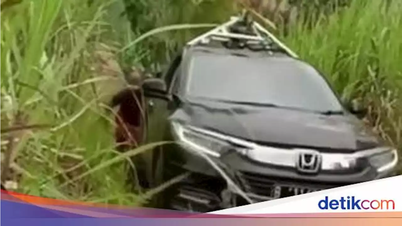 Detik-detik Mobil Google Maps Nyasar di Jalan Buntu Kebun Tebu Malang