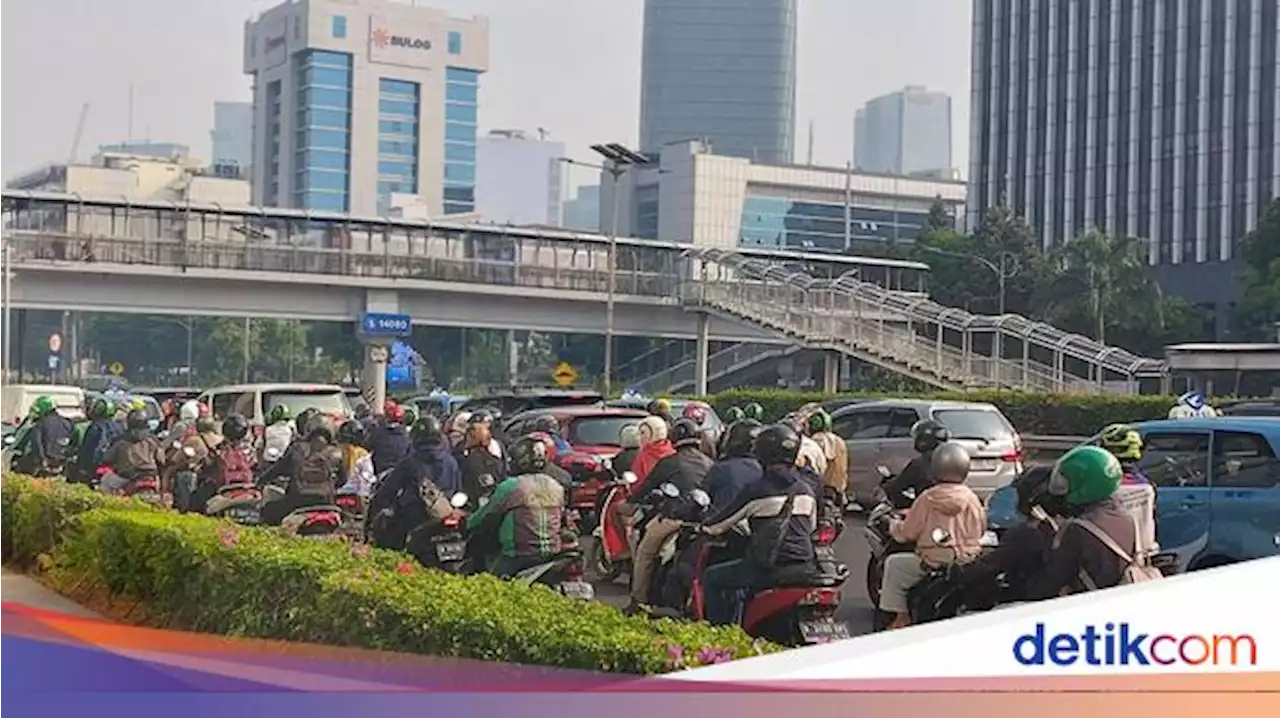 Lelah Kena Macet di Pancoran, Warga Harap LRT Jabodebek Segera Beroperasi