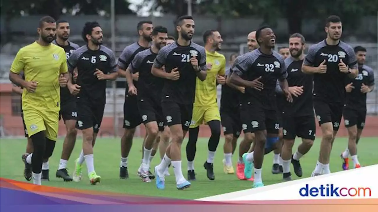 Melihat Latihan Perdana Timnas Palestina di Stadion Gelora 10 November