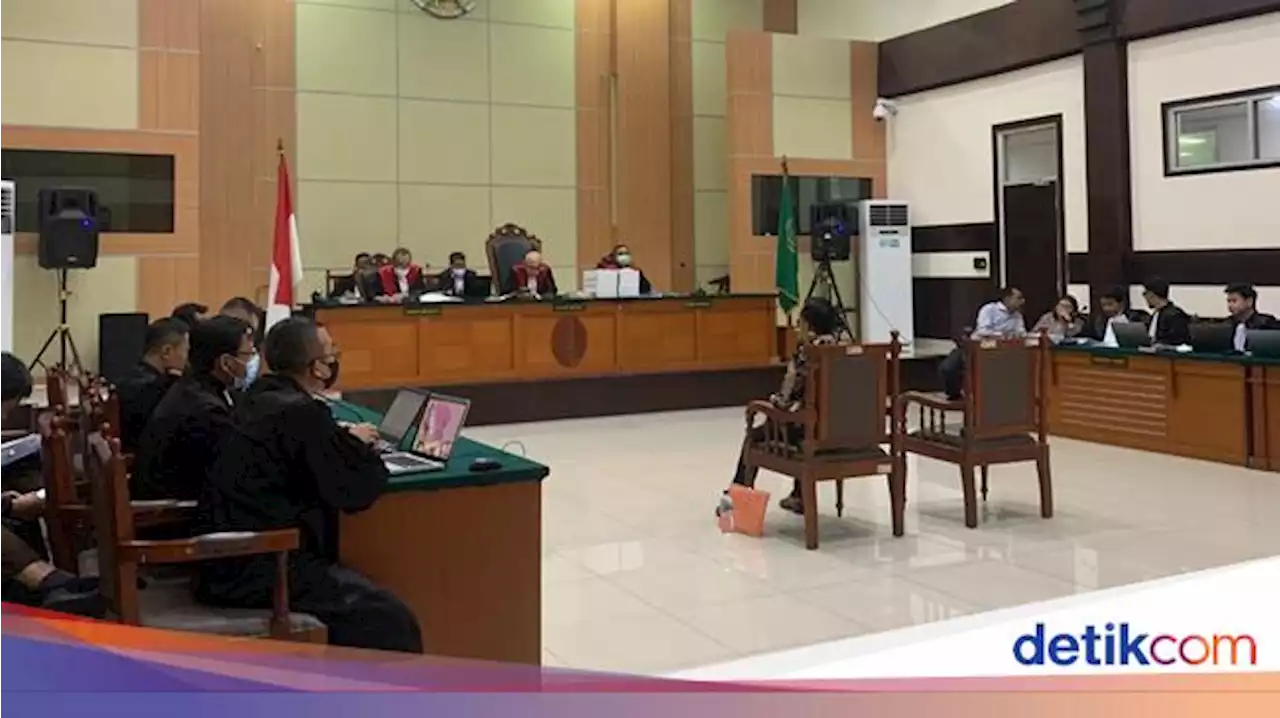 Staf Ungkap Reaksi Pertama Luhut Tonton Video Haris Azhar dan Fatia