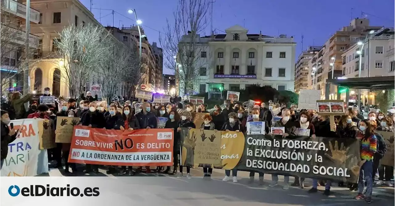 La Justicia tumba artículos de la ordenanza contra personas prostituidas y sin techo de Alicante y multa a PP y Vox