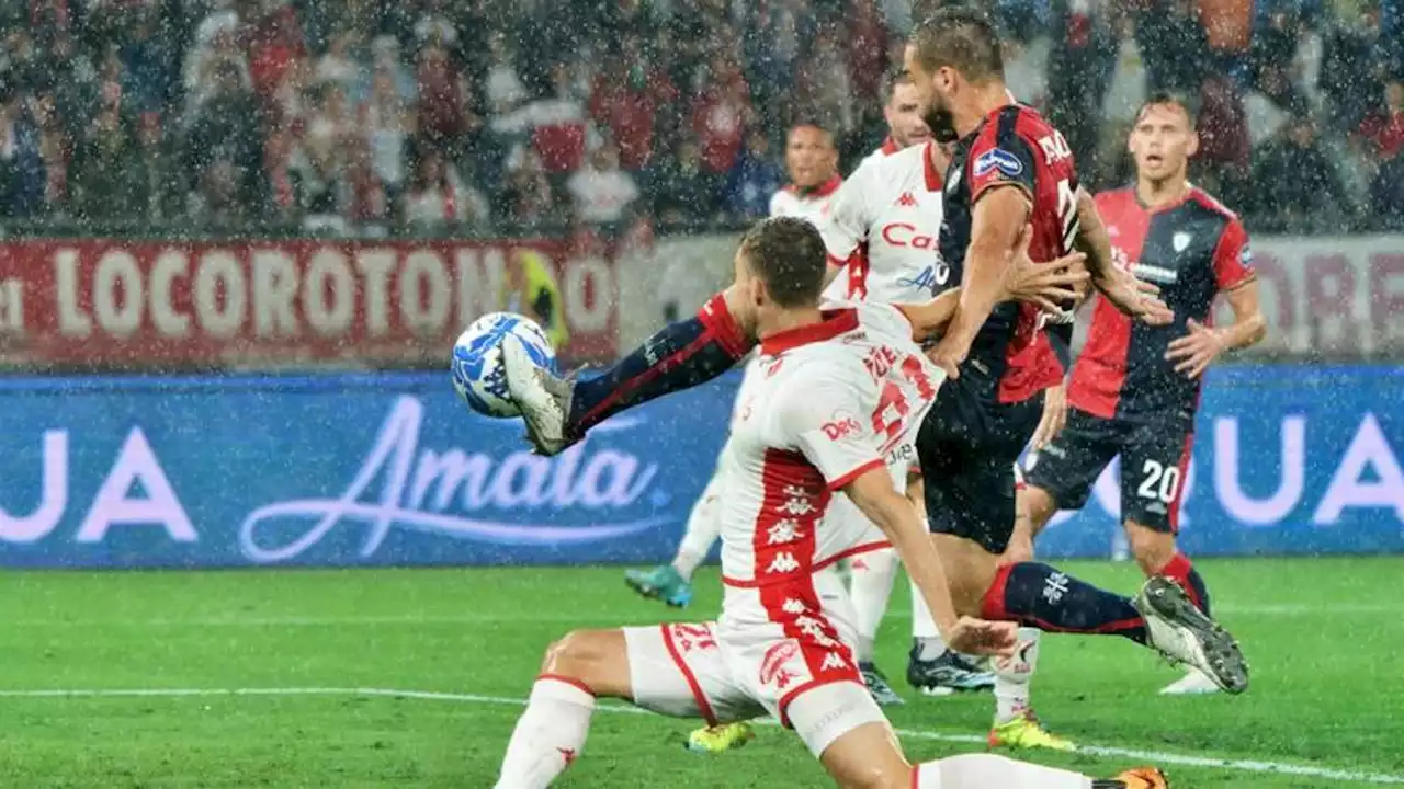 Bari-Cagliari, le pagelle: Pavoletti (8) nella storia, Caprile (7,5) non basta