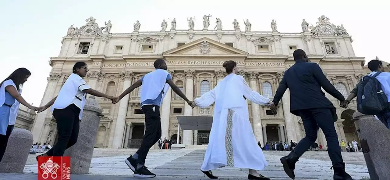 Pope: The heavens above invite us to walk together in fraternity