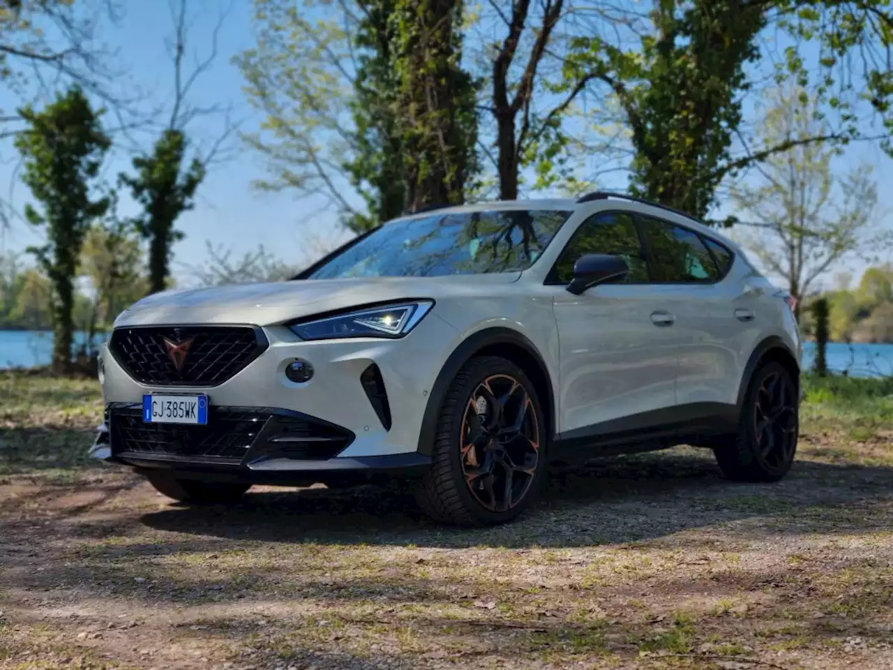 Cupra Formentor VZ5 Taiga Grey, esclusiva e incontenibile con 390 CV. La prova su strada