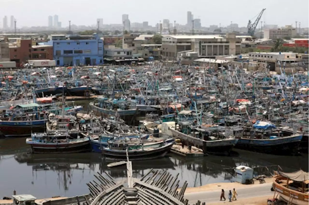 Severe cyclone to hit India’s west coast, south Pakistan on Thursday