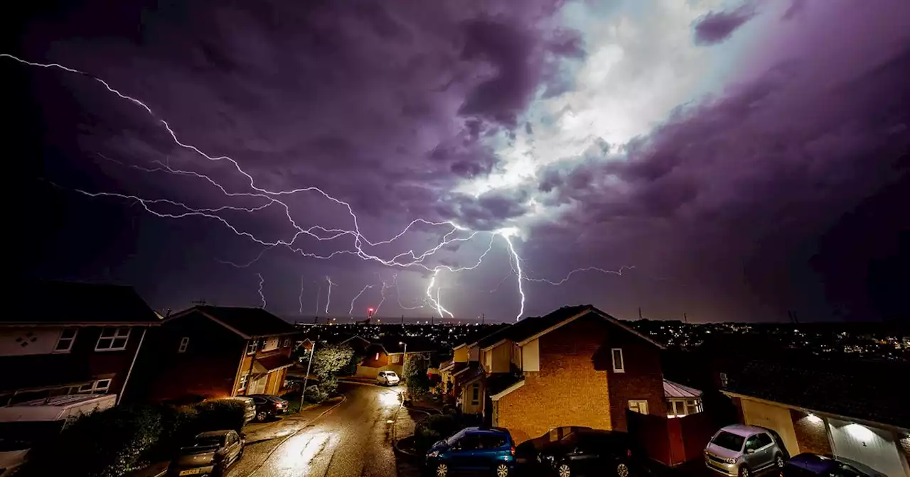 Live lightning tracker as thunderstorm map tracks next strikes amid warning