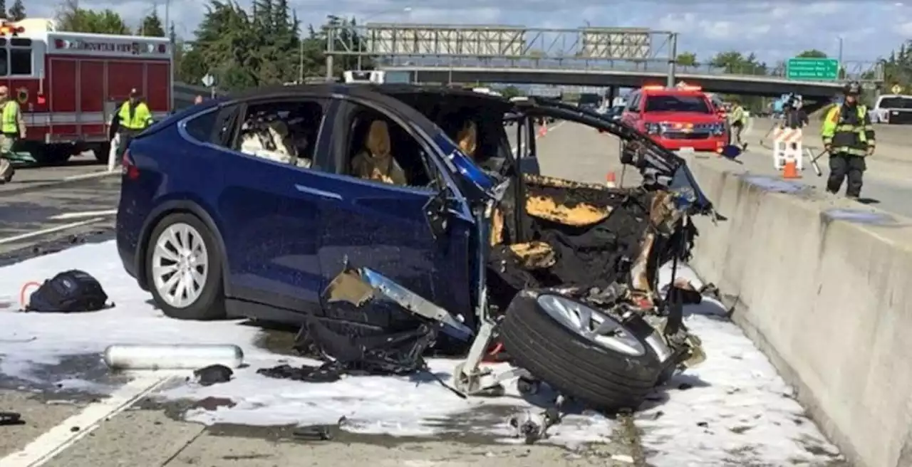 Acidentes envolvendo carros Tesla em piloto automático já mataram 17 nos EUA