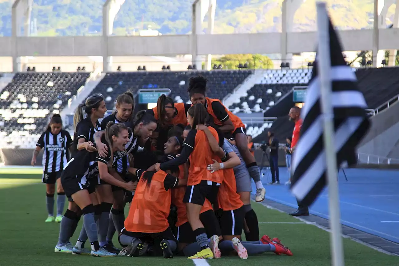 Botafogo goleia por 7 a 1 no Nilton Santos e conquista vaga na série A1 do Brasileirão feminino