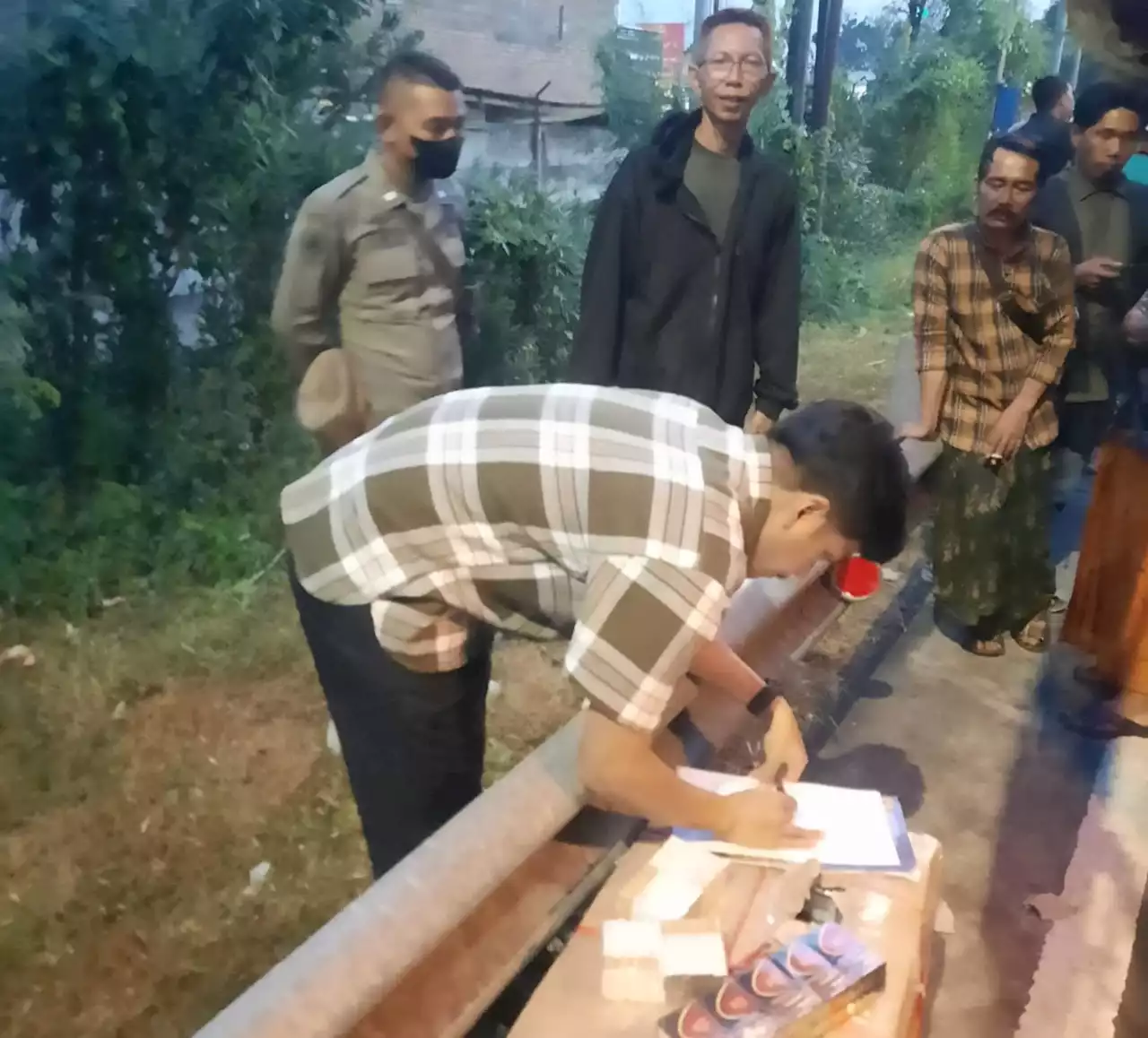 Bea Cukai Kediri Sita Puluhan Ribu Rokok Ilegal dari Sebuah Bus AKAP di Jombang