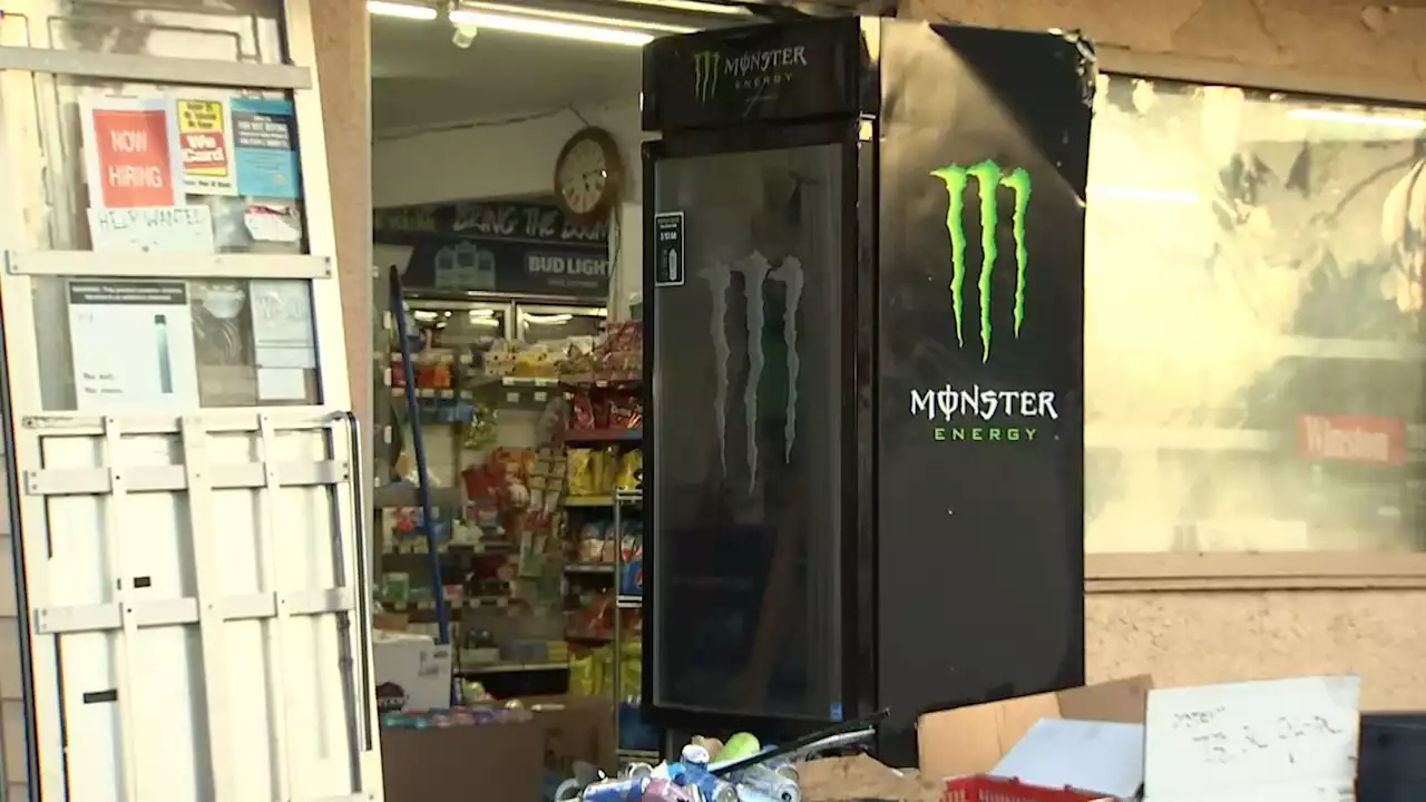 Burglars rip ATM out of White Center convenience store