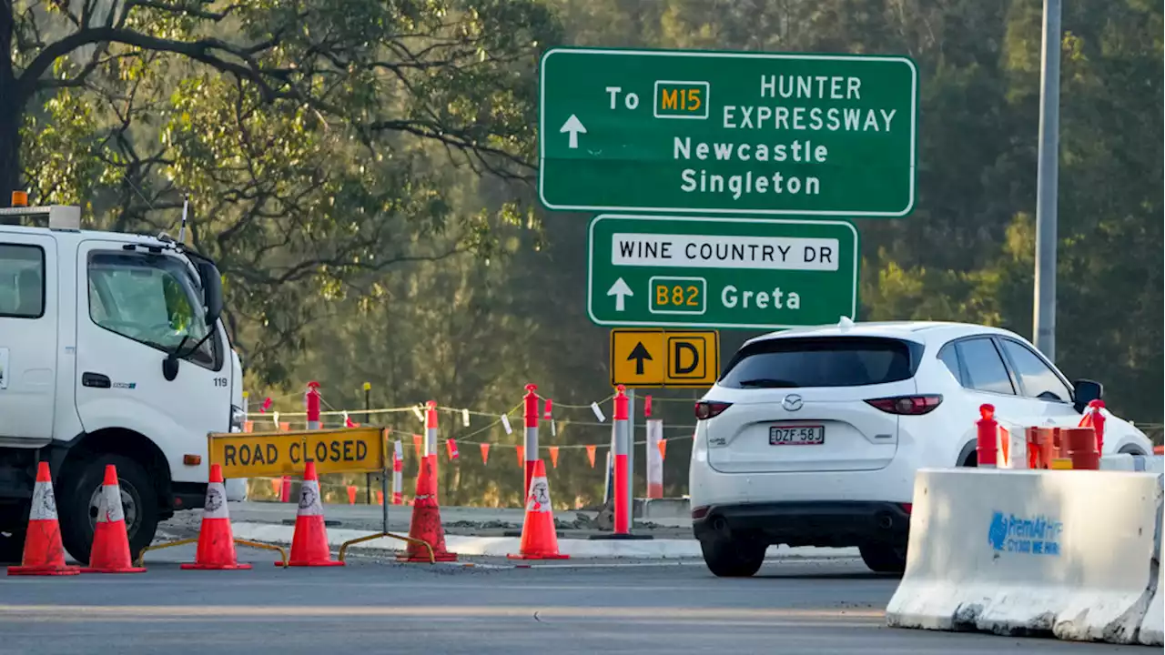 10 killed in Australia after wedding bus rolls, police and media reports say