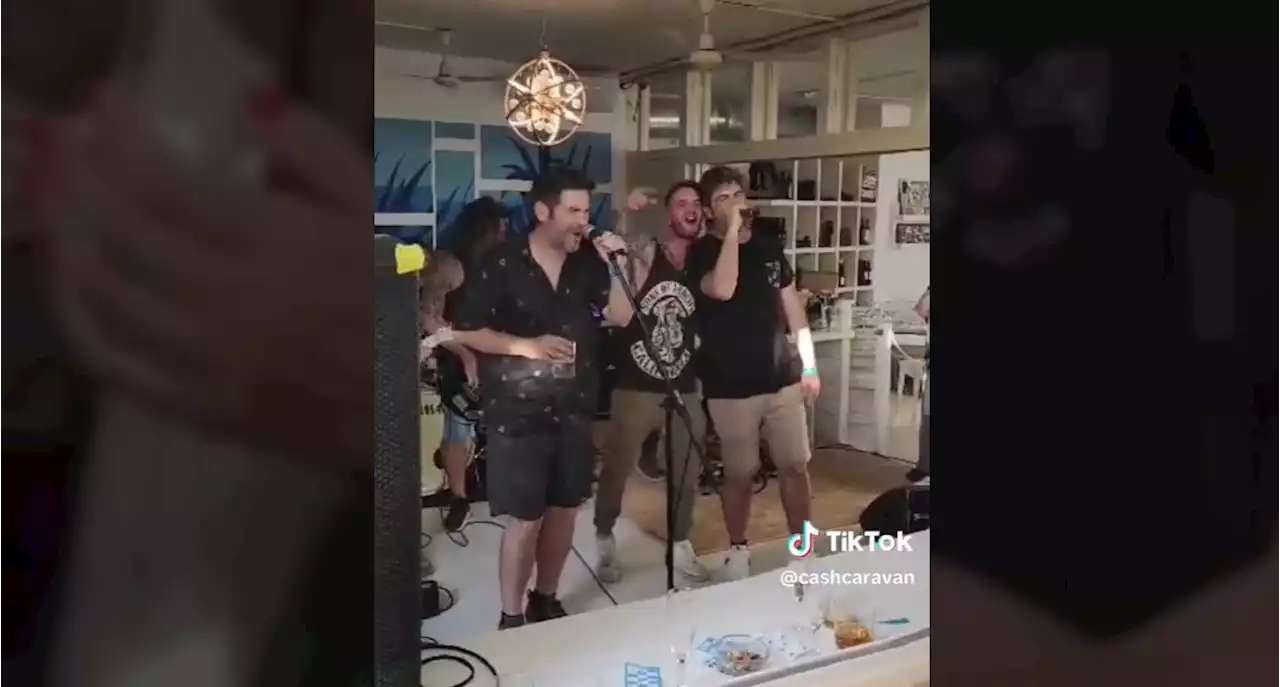 Estopa lo vuelve a hacer: los hermanos Muñoz arrasan en redes tras un nuevo concierto improvisado en un restaurante