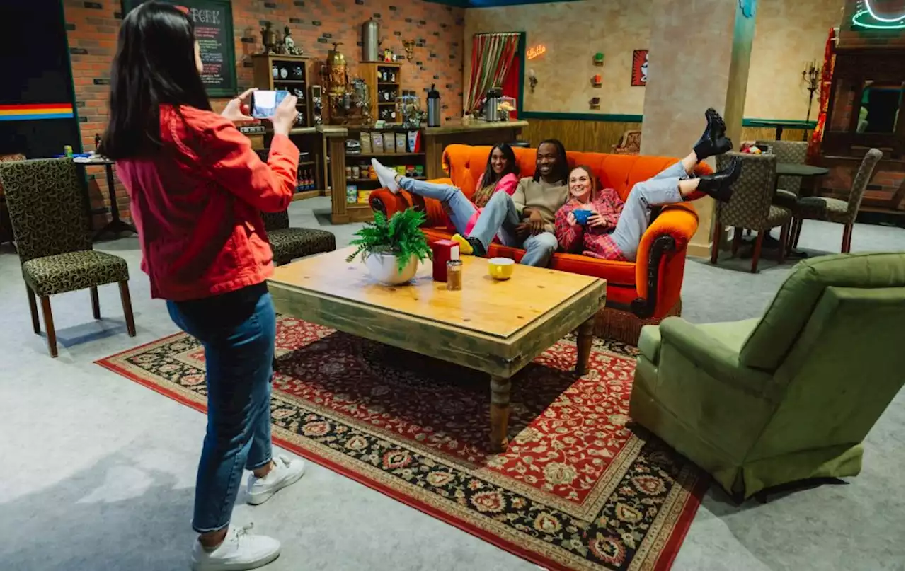 Recreate your favorite moments from ‘Friends’ inside a new pop-up in Lakewood