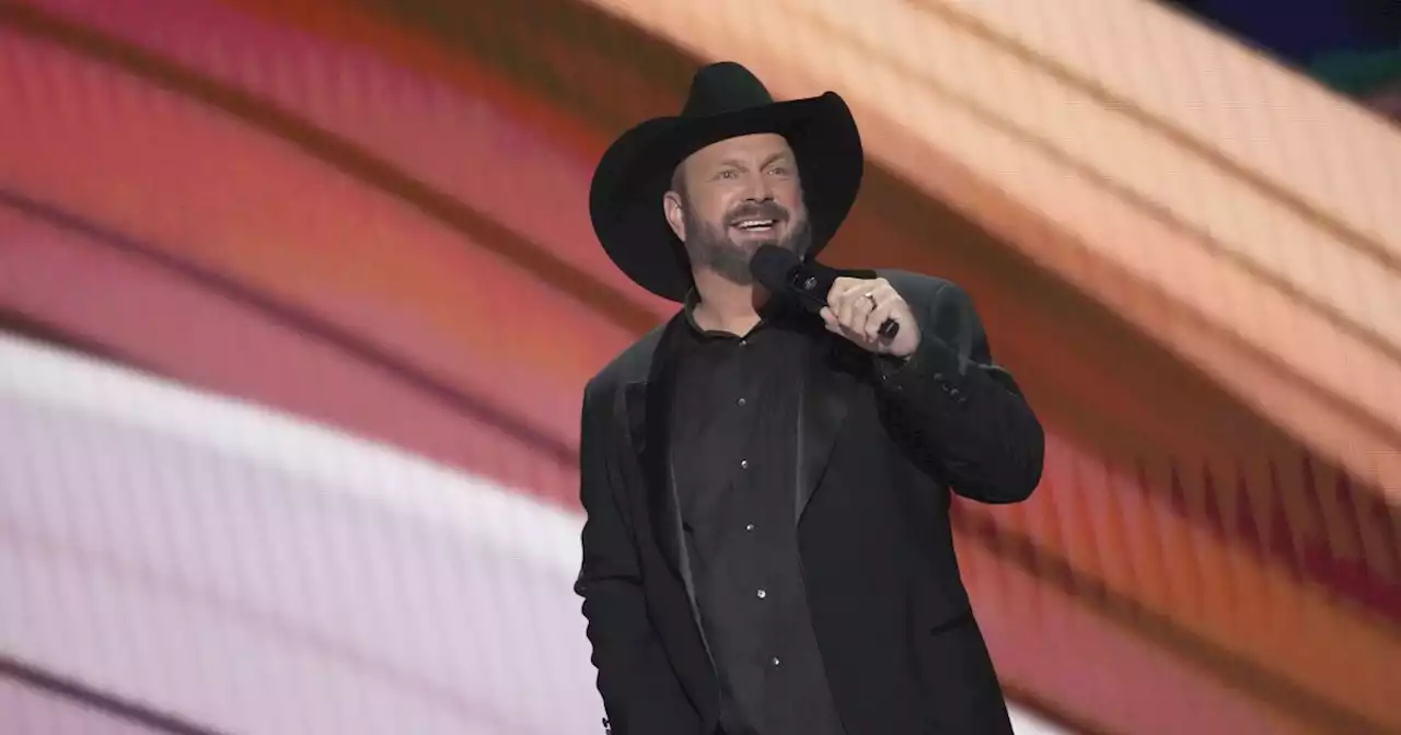 Sorry, Dylan Mulvaney haters. Garth Brooks' new bar will 'serve every brand of beer'