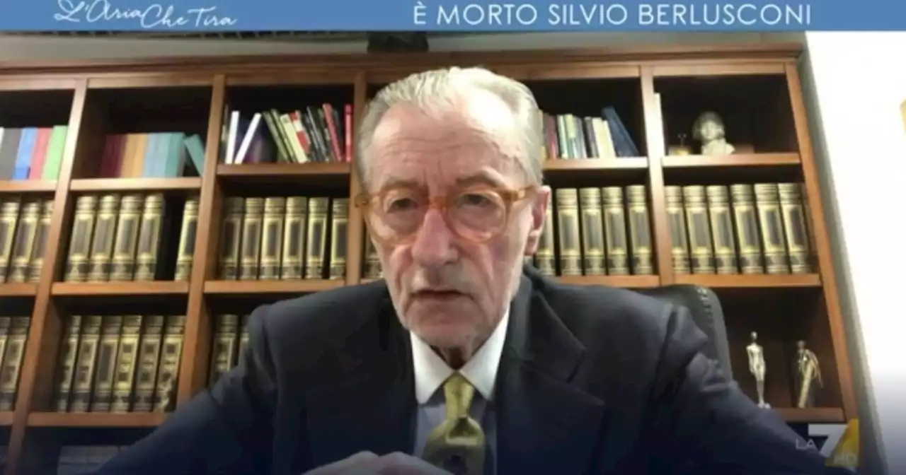 Berlusconi, Vittorio Feltri in lacrime al Tg1: 'La nostra ultima telefonata'