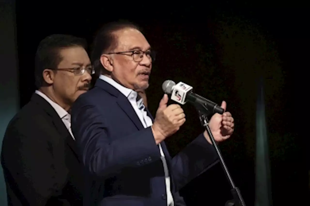 PM Anwar: Minor projects under JKR to be transferred to other depts, district office