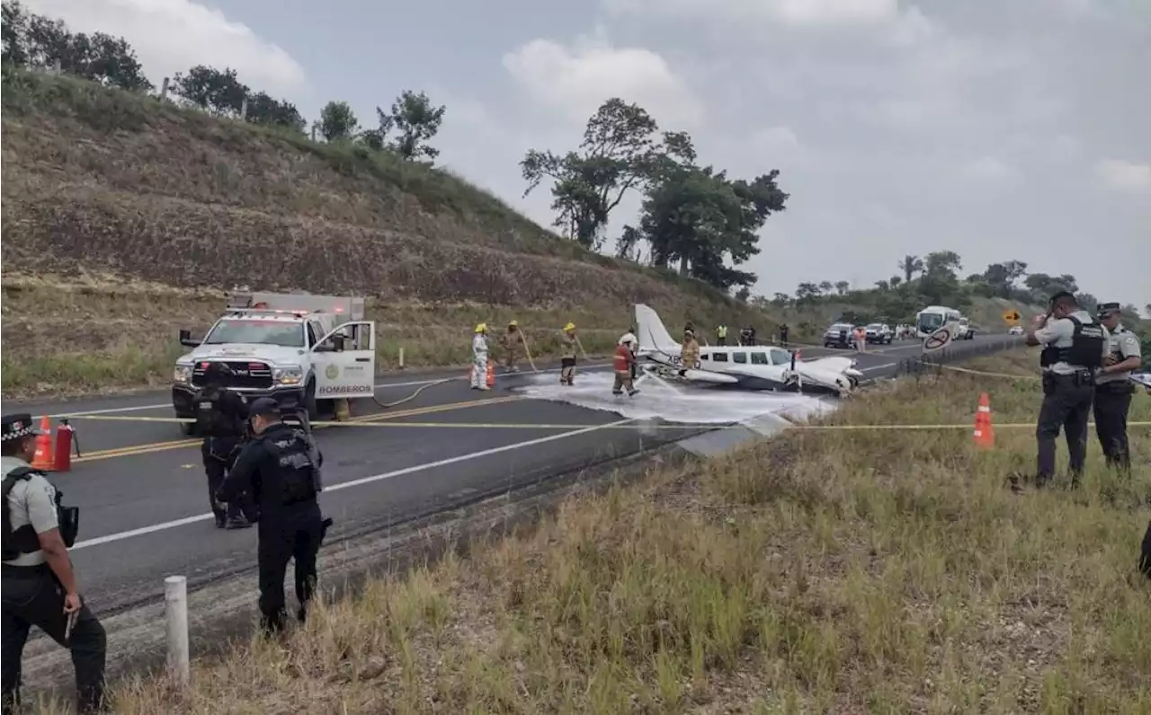 Avioneta aterriza de emergencia en autopista de Veracruz