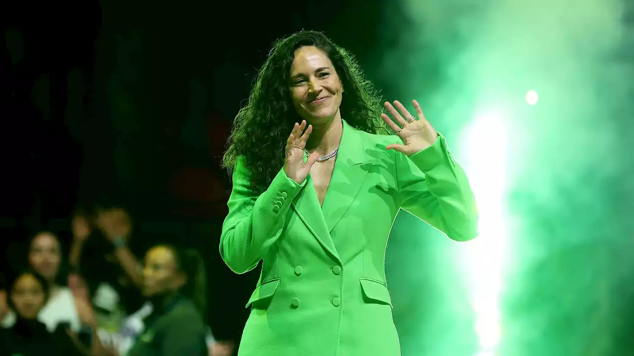 Sue Bird commands floor once more as Seattle Storm retire her number