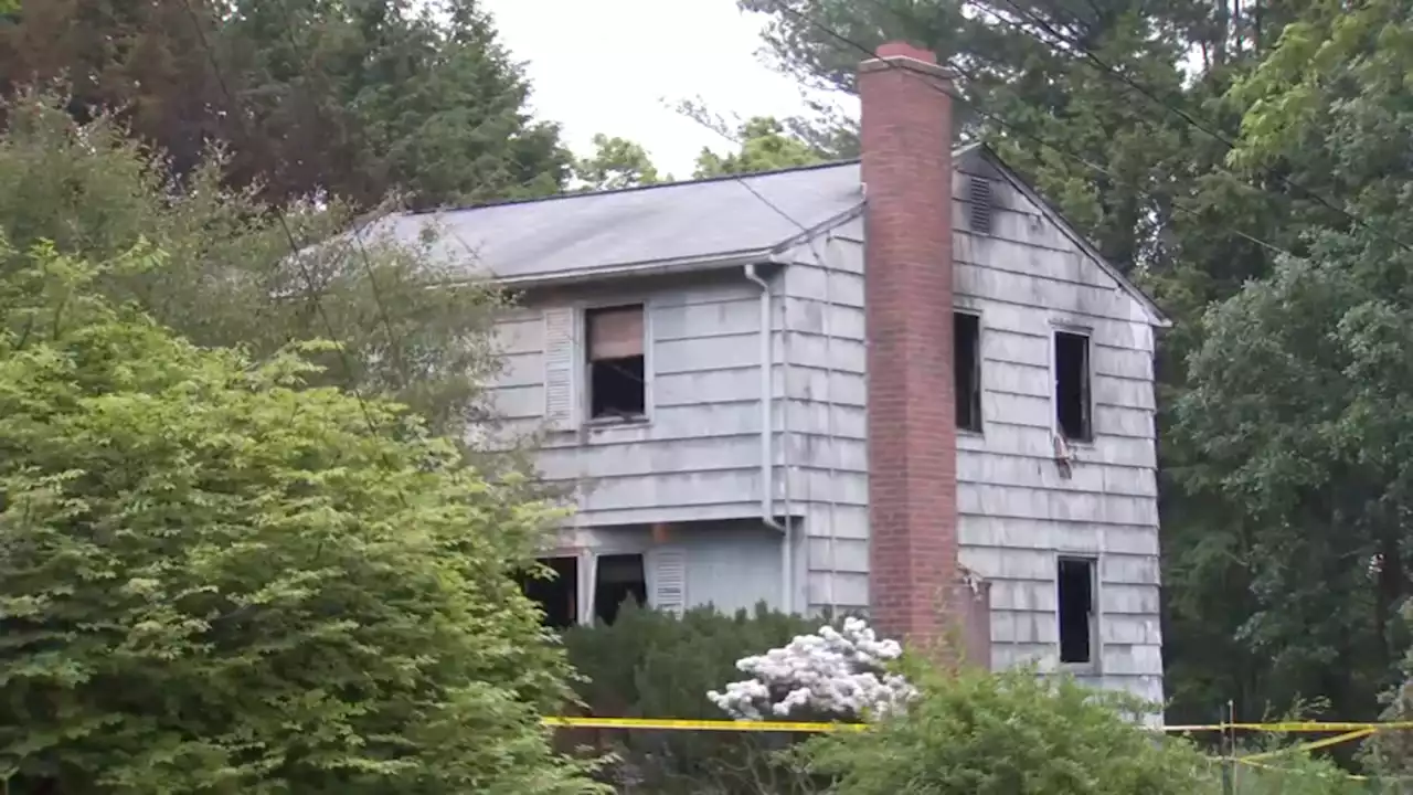 Man found dead after house fire in Conn.