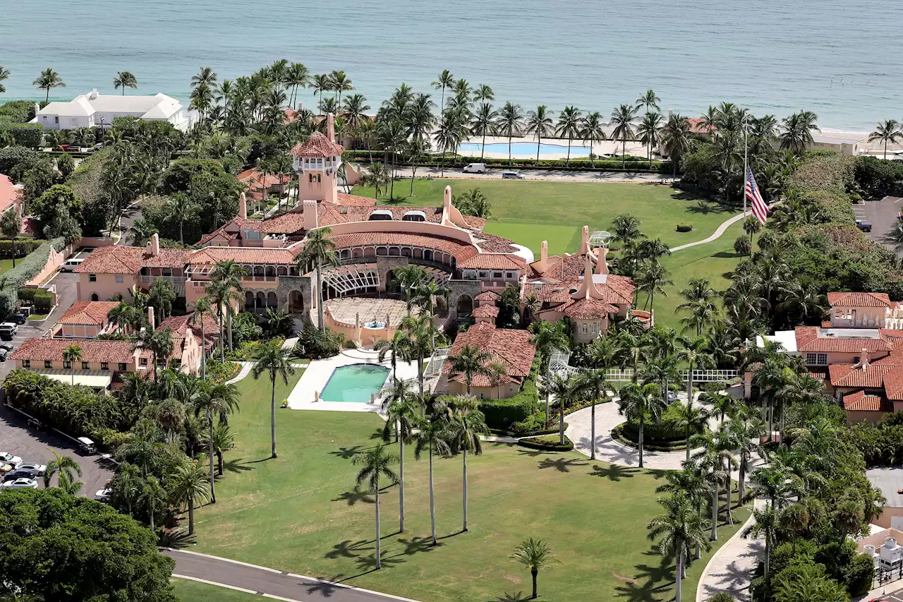 Chinese nationals at Mar-a-Lago raise questions about classified documents