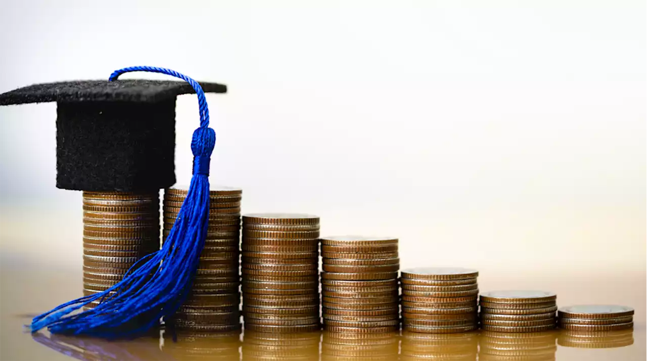 10-year fixed and 5-year variable private student loan rates plummet