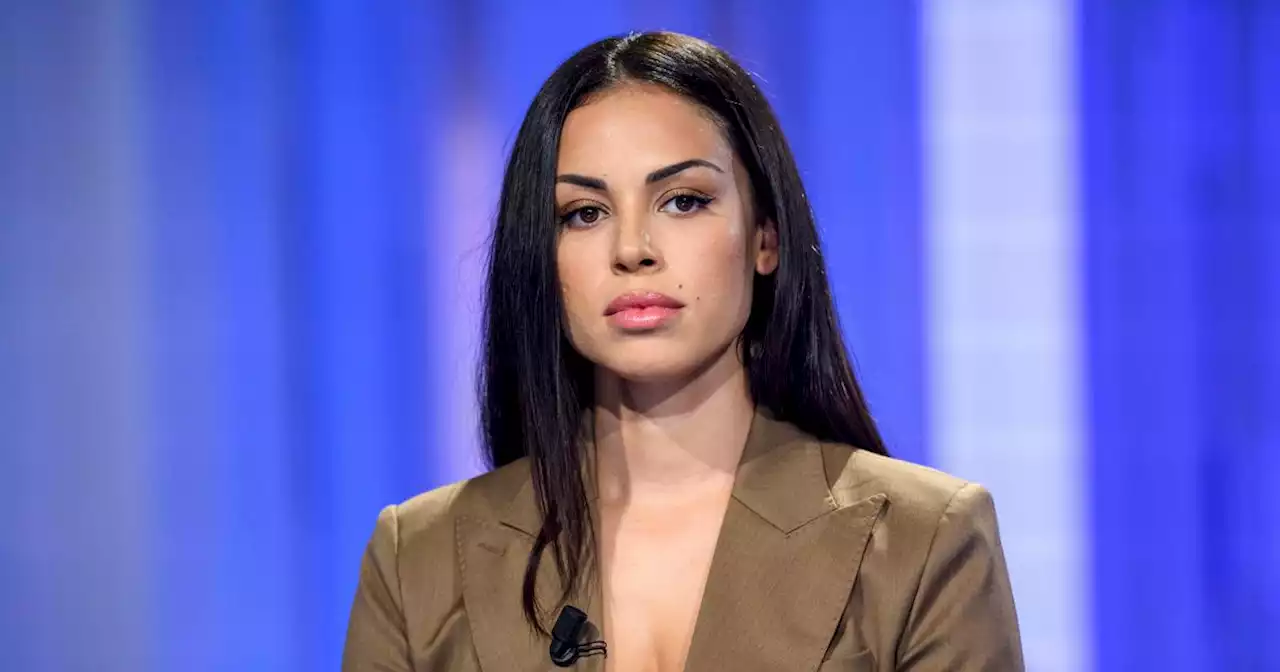 Berlusconi, il post di Ruby, Karima El Mahroug: 'Addio presidente', con un cuore spezzato