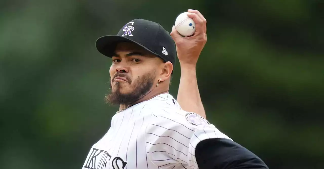 Rockies belt two ninth-inning HRs -- more than an hour apart -- to beat Padres