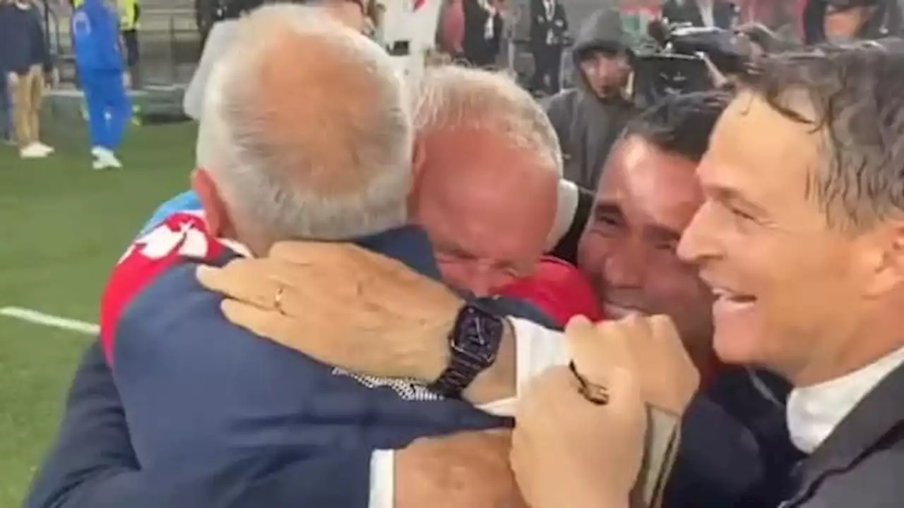 Cagliari: les larmes de Ranieri après la promotion en Serie A