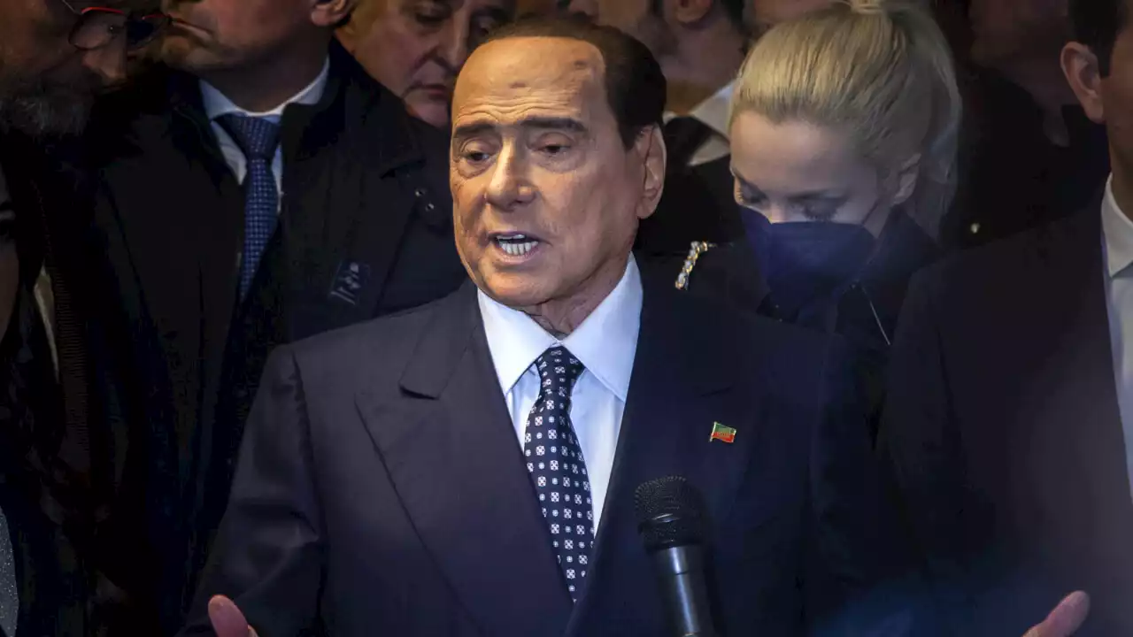 Le ultime ore di Silvio Berlusconi: la lotta alla leucemia, il peggioramento e i figli accanto