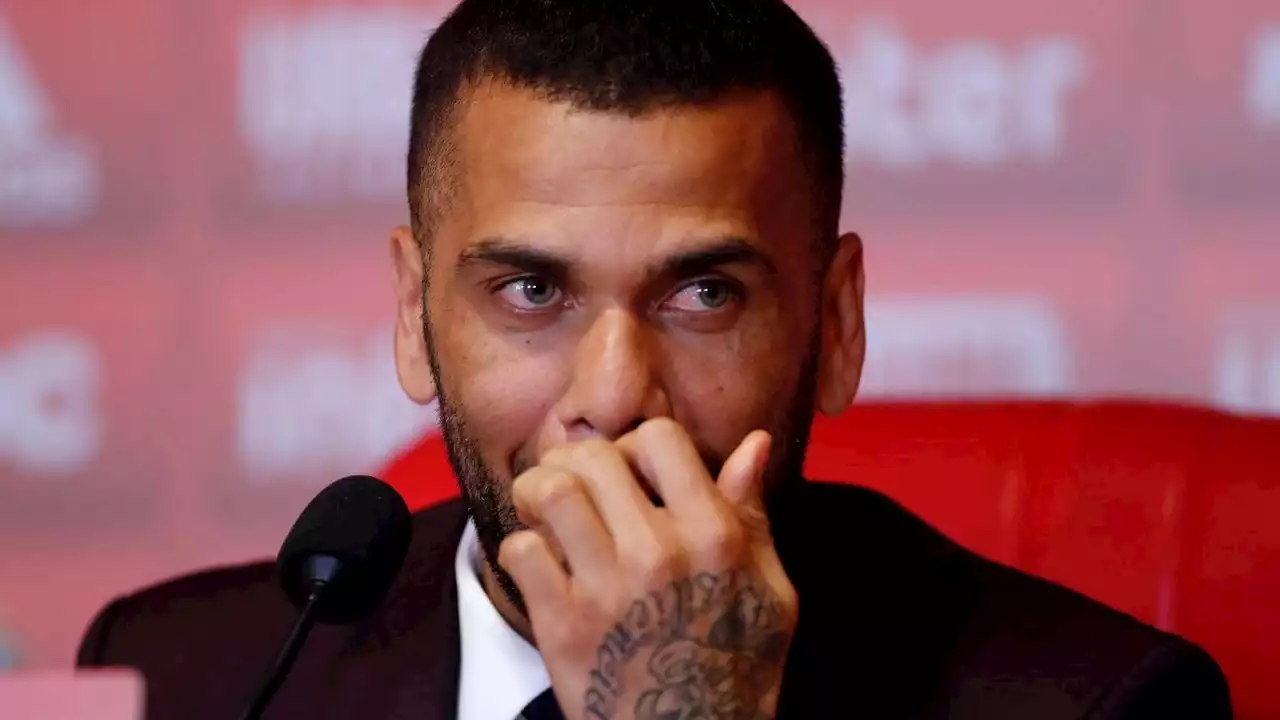 El juez mantiene a Dani Alves en prisión provisional por agresión sexual porque 'el riesgo de fuga permanece'