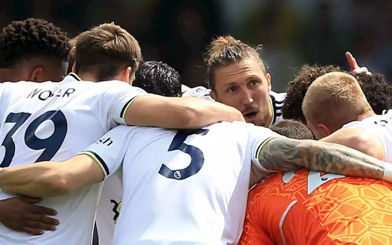 Fire Leeds-spillere sendes ut porten samtidig
