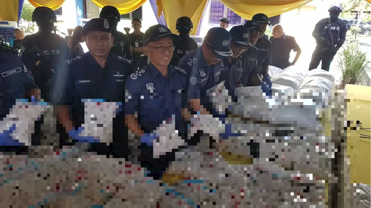 Customs Dept seizes over 300kg of cocaine worth RM60mil in Port Klang drug bust