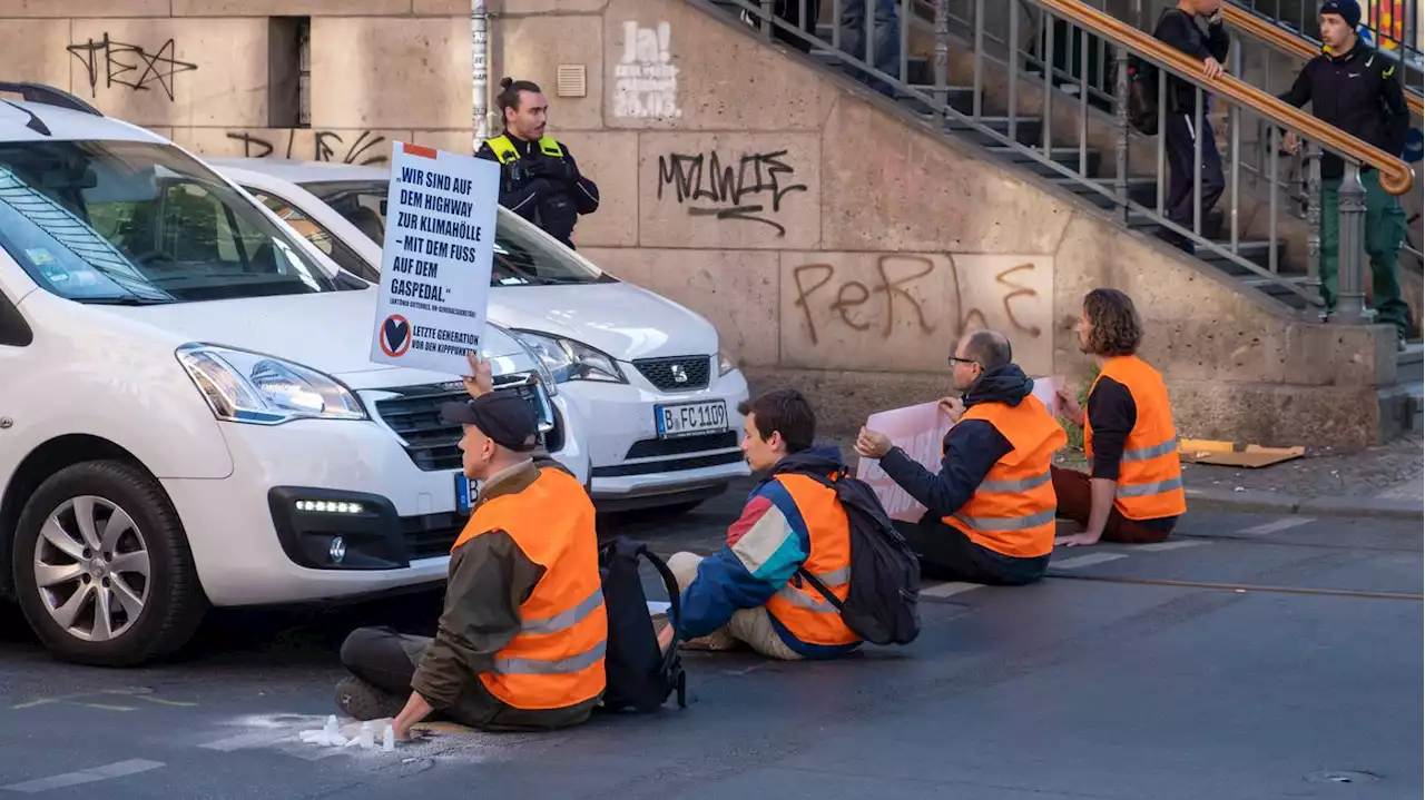 Gerichtsbeschluss zu Klimablockaden in Berlin: Umsteigen auf Bus und Bahn für Autofahrer „generell möglich“