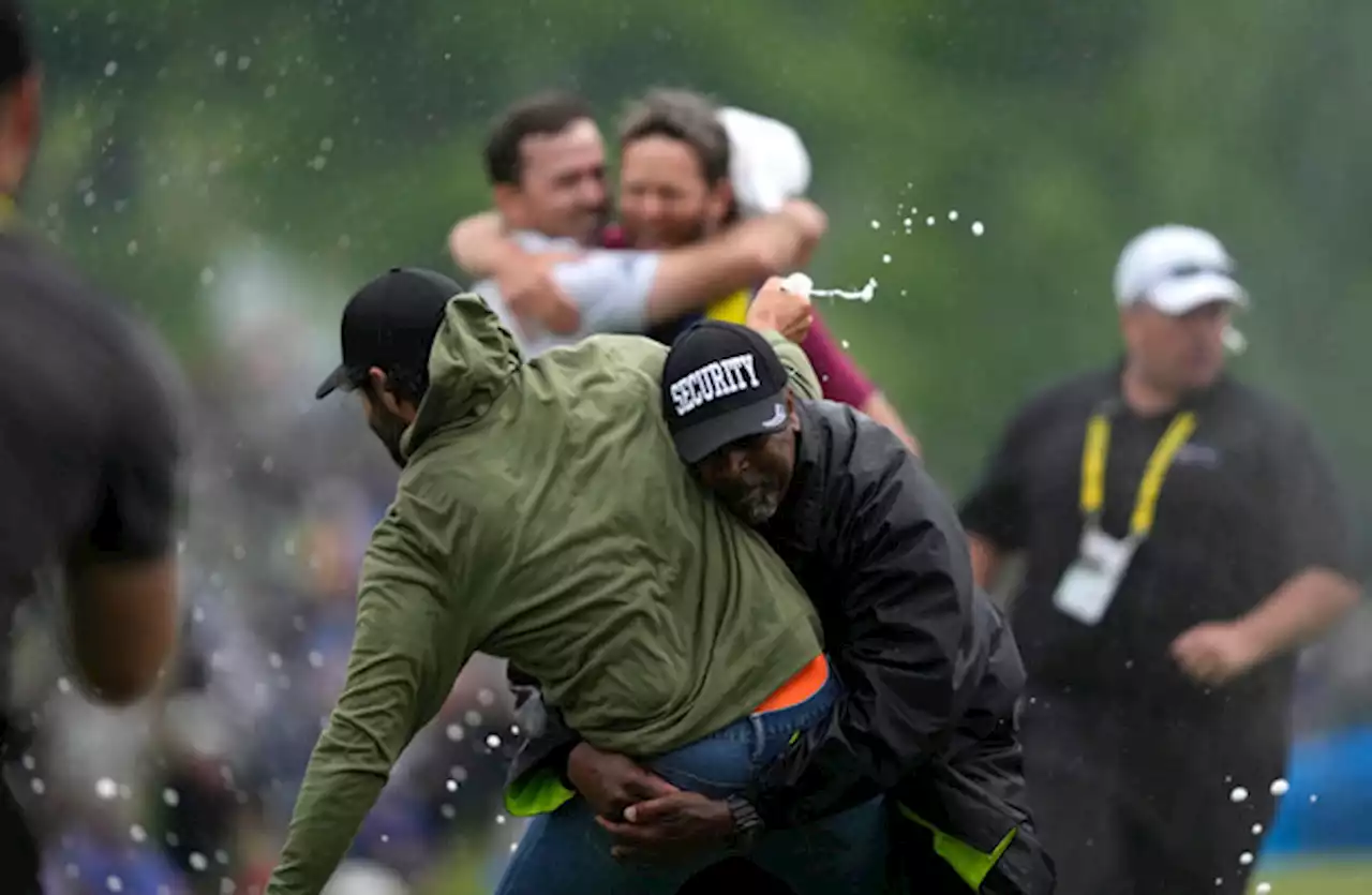 Golfer Adam Hadwin rugby tackled by security guard after Canadian Open play-off