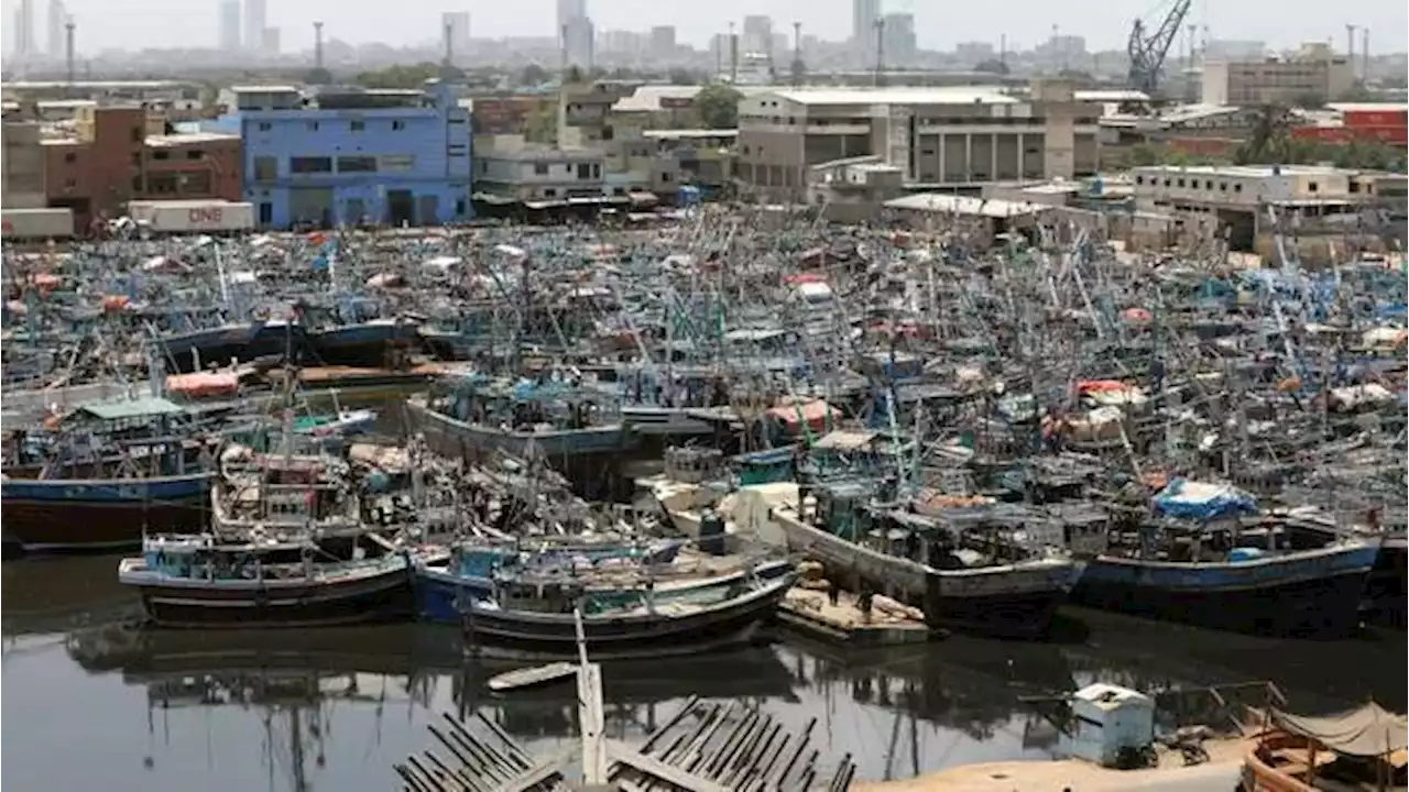 Severe cyclone to hit India's west coast, south Pakistan