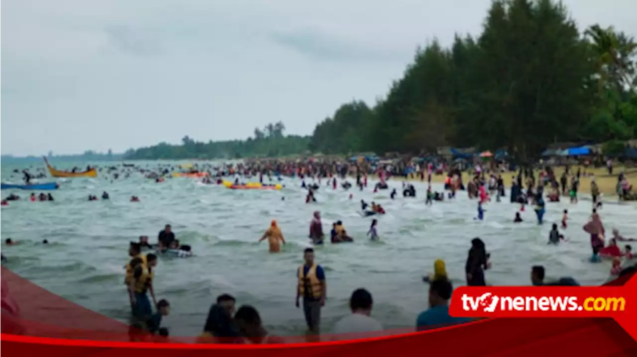 Indahnya Wisata Kuala Leuge Laut Biru di Aceh Timur, Surganya Wisatawan Bermain Ombak